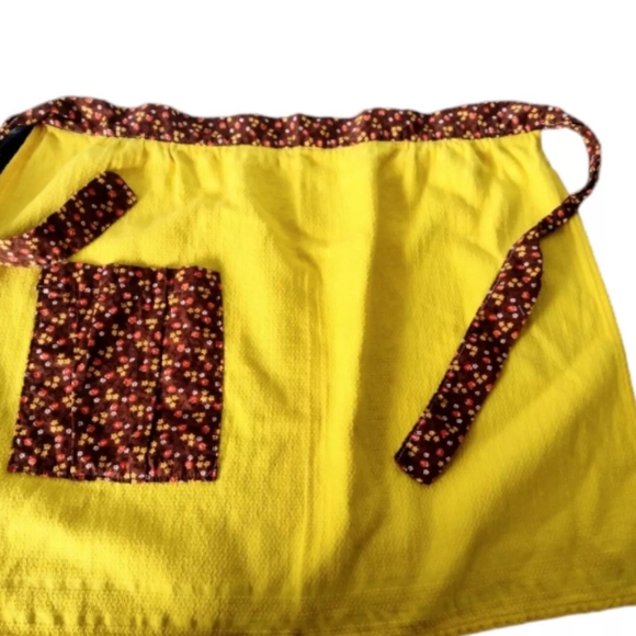 Handmade Floral Towel Half Apron Vintage Yellow Brown Tie Pocket 70s - Picture 1 of 5